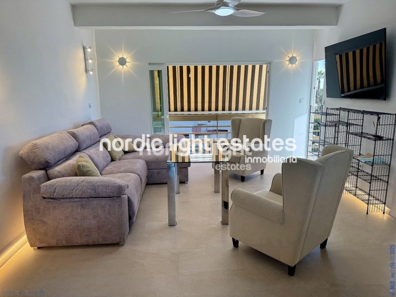 Apartamento competamente reformado en primera línea de la playa en Almuñécar