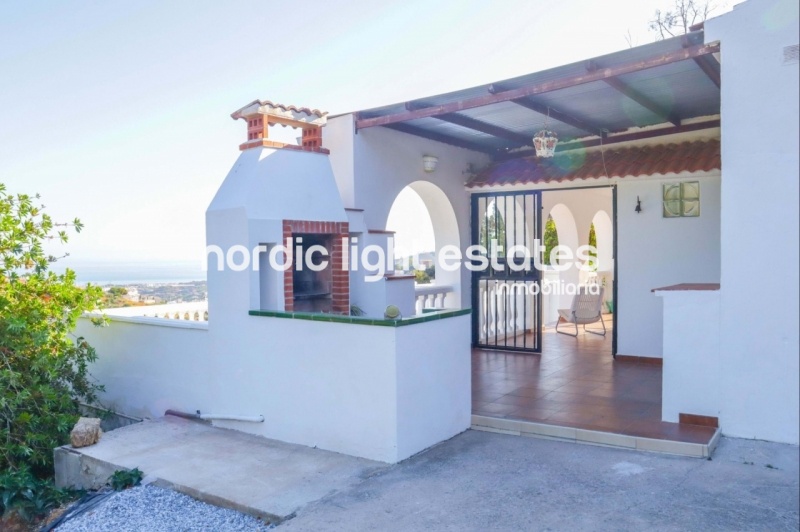 Oportunidad de inversión. 2 casas independientes muy cerca de Torrox Pueblo