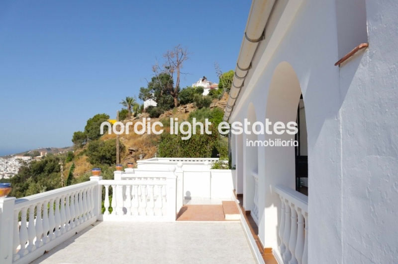 Oportunidad de inversión. 2 casas independientes muy cerca de Torrox Pueblo