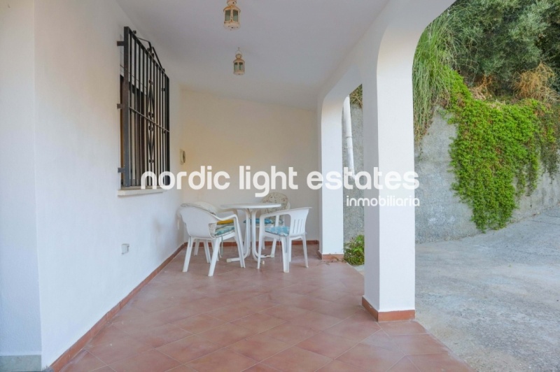 Oportunidad de inversión. 2 casas independientes muy cerca de Torrox Pueblo