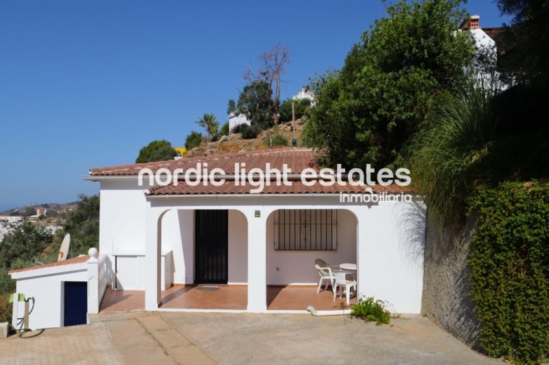 Oportunidad de inversión. 2 casas independientes muy cerca de Torrox Pueblo