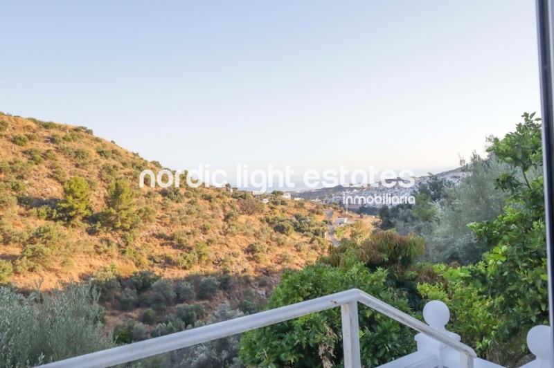 Oportunidad de inversión. 2 casas independientes muy cerca de Torrox Pueblo