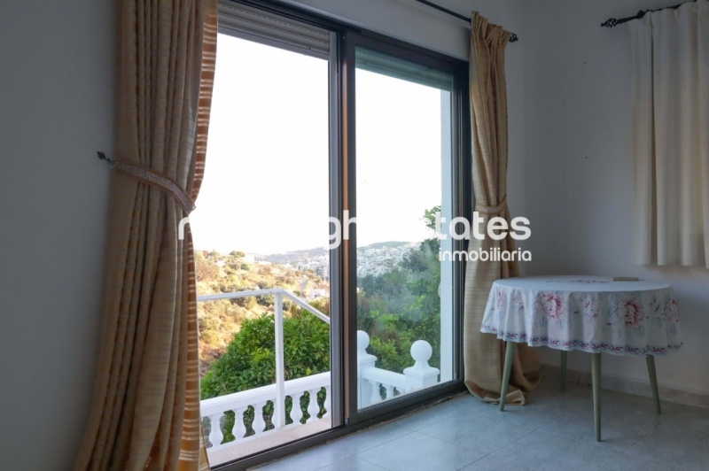 Oportunidad de inversión. 2 casas independientes muy cerca de Torrox Pueblo