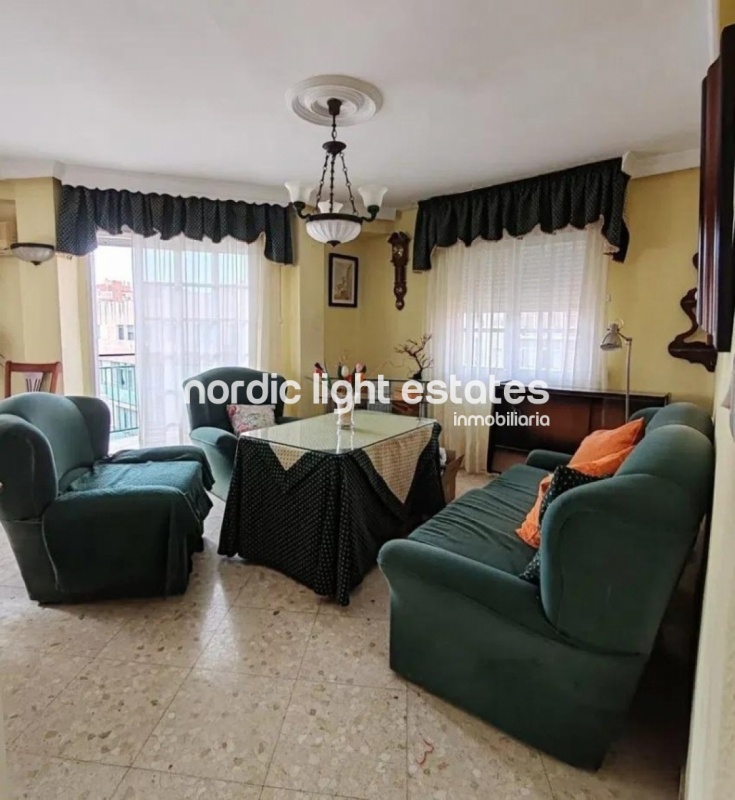 Spacious apartment 5 bedrooms with independent studio in Málaga city