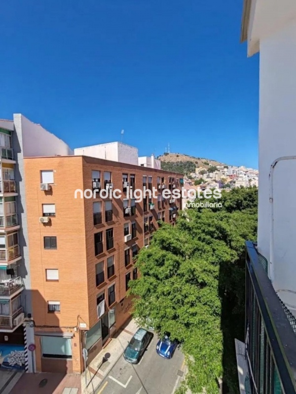 Spacious apartment 5 bedrooms with independent studio in Málaga city