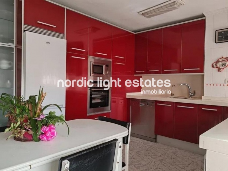 Spacious apartment 5 bedrooms with independent studio in Málaga city