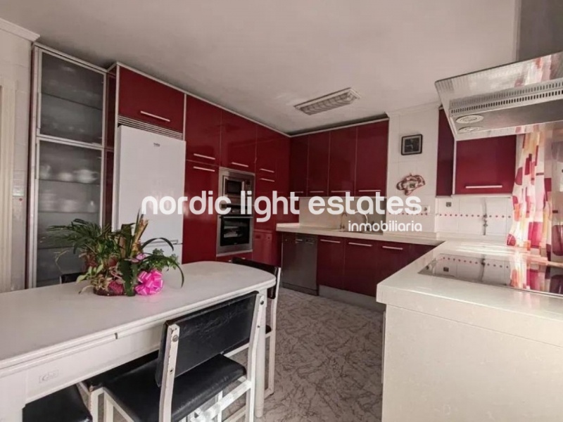 Spacious apartment 5 bedrooms with independent studio in Málaga city