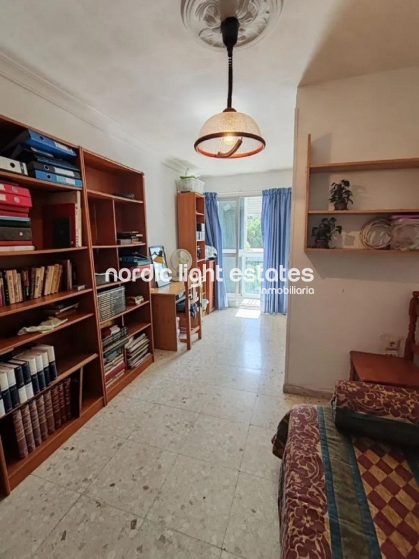 Spacious apartment 5 bedrooms with independent studio in Málaga city