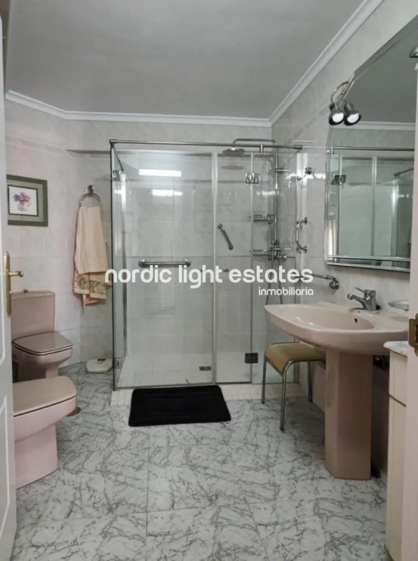 Spacious apartment 5 bedrooms with independent studio in Málaga city