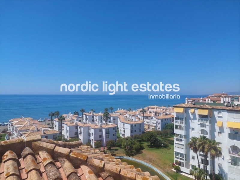 Apartamento en Laguna Beach, primera línea de la playa en Torrox Costa