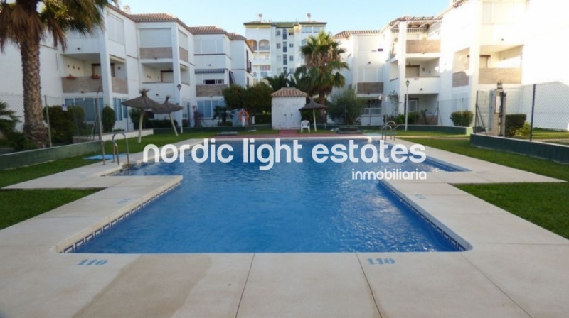 Apartamento en Laguna Beach, primera línea de la playa en Torrox Costa