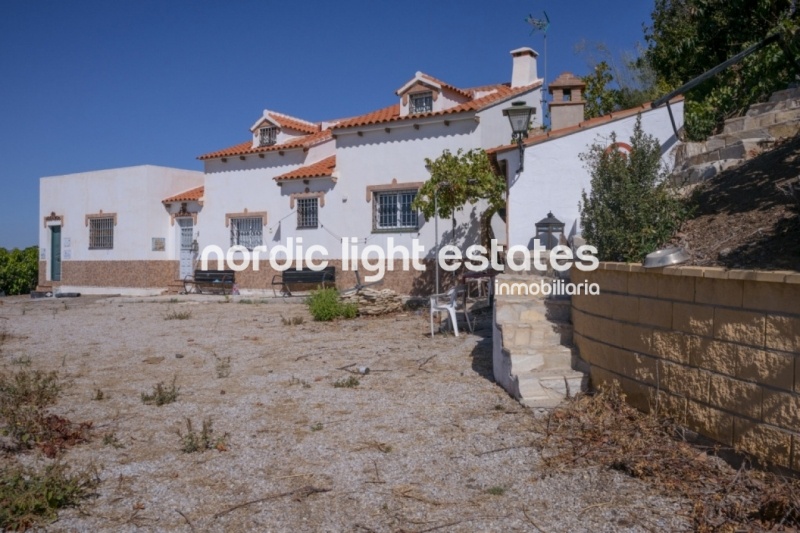 Country house with fantastic panorama sea view in Almayate Alto