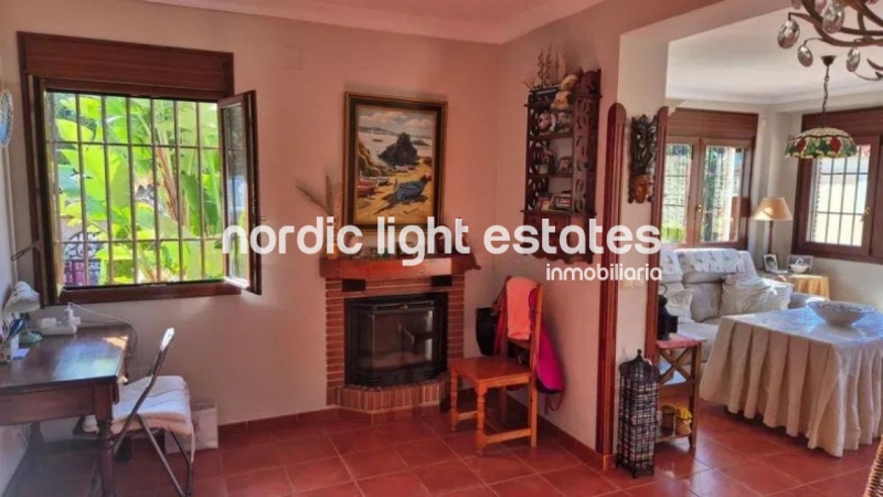Villa independiente con preciosos jardines en La Cala de Moral