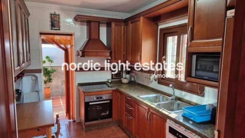 Villa independiente con preciosos jardines en La Cala de Moral