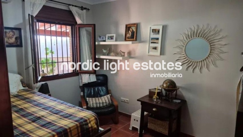 Villa independiente con preciosos jardines en La Cala de Moral