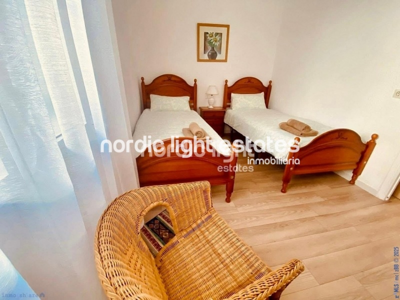Encantadora casa adosada con 9 plazas de parking privadas en La Noria, Nerja