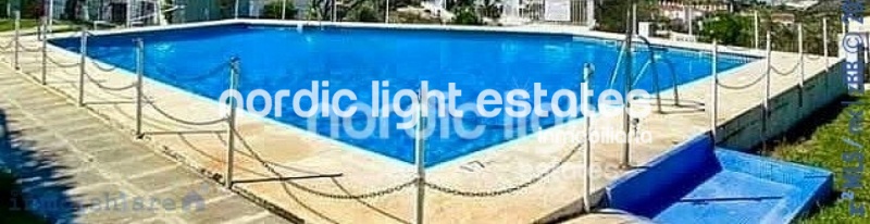 Encantadora casa adosada con 9 plazas de parking privadas en La Noria, Nerja