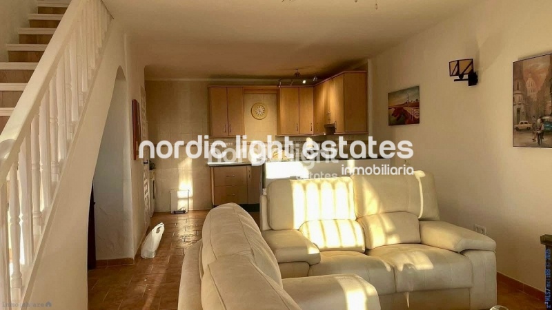 Encantadora casa adosada con 9 plazas de parking privadas en La Noria, Nerja