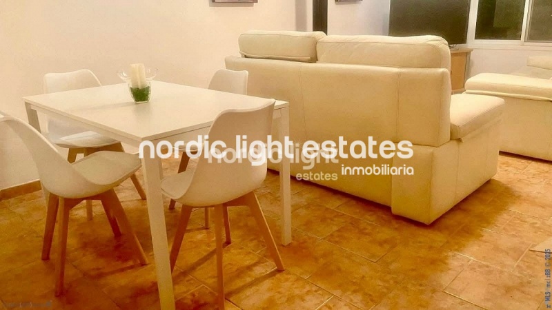 Encantadora casa adosada con 9 plazas de parking privadas en La Noria, Nerja