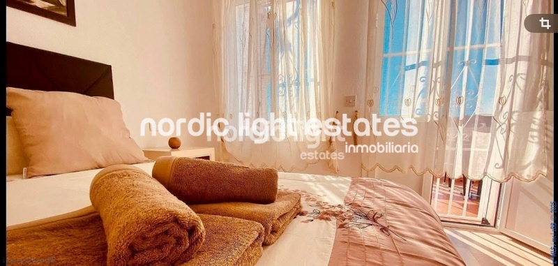 Encantadora casa adosada con 9 plazas de parking privadas en La Noria, Nerja