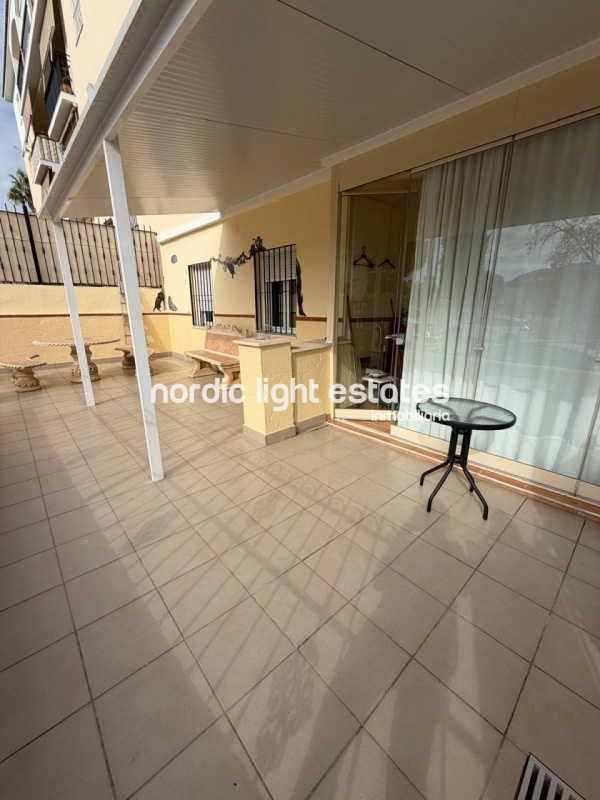 Amplio piso con 2 terrazas grandes, plaza de parking y trastero en Torre del Mar