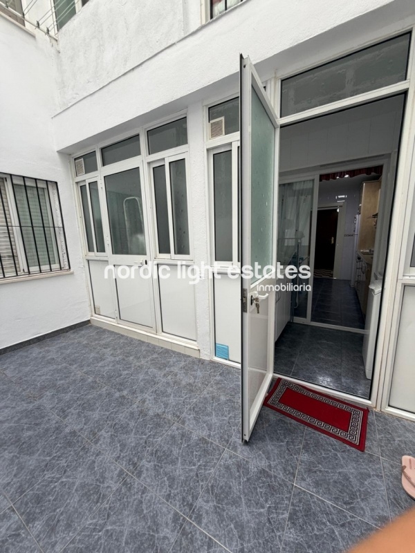 Amplio piso con 2 terrazas grandes, plaza de parking y trastero en Torre del Mar