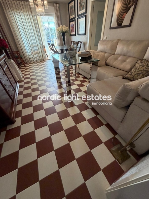 Amplio piso con 2 terrazas grandes, plaza de parking y trastero en Torre del Mar
