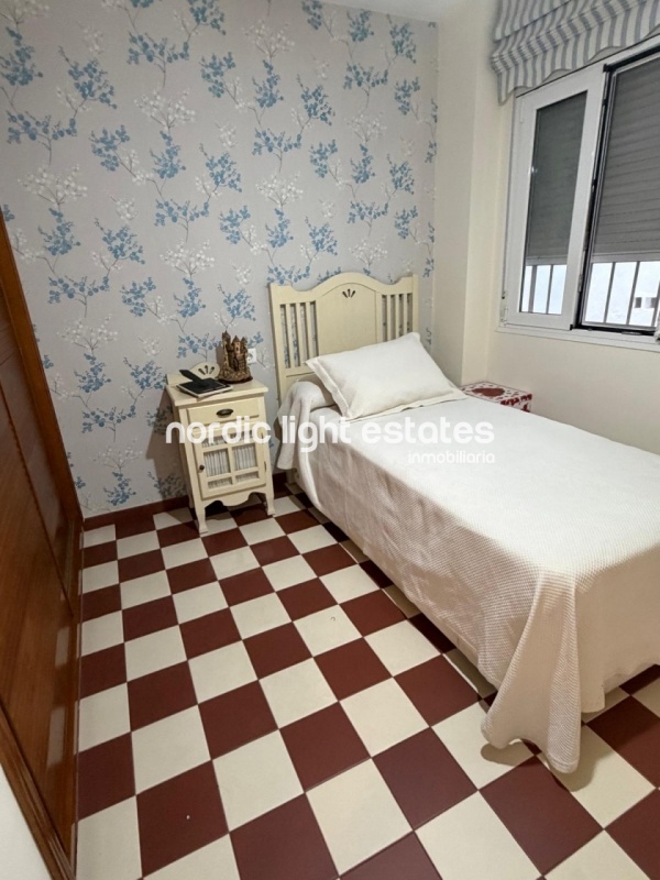 Amplio piso con 2 terrazas grandes, plaza de parking y trastero en Torre del Mar