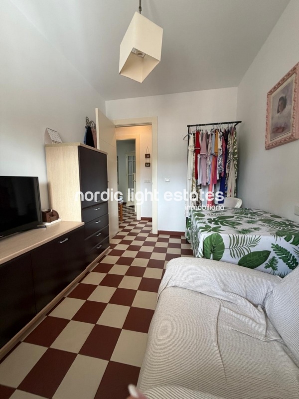 Amplio piso con 2 terrazas grandes, plaza de parking y trastero en Torre del Mar
