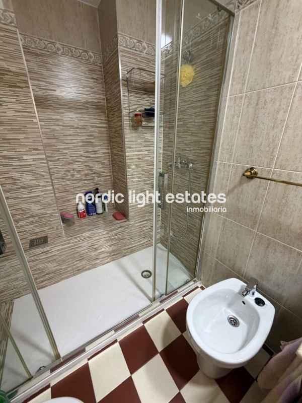 Amplio piso con 2 terrazas grandes, plaza de parking y trastero en Torre del Mar