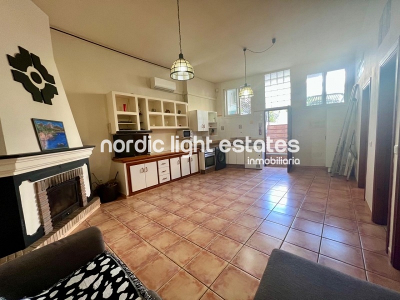 Lindo y céntrico apartamento en Chaparil, Nerja muy cerca de la playa Torrecilla