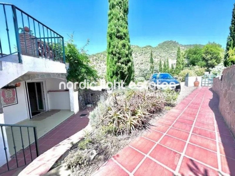 Beautiful villa with independent apartment in the countryside of Frigiliana