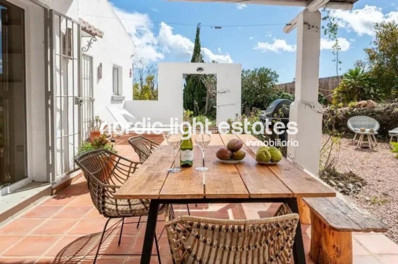 Beautiful villa with independent apartment in the countryside of Frigiliana