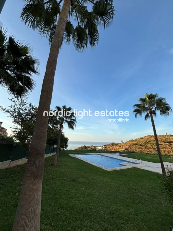 Estupendo apartamento con plaza de garaje en Rincón de la Victoria 