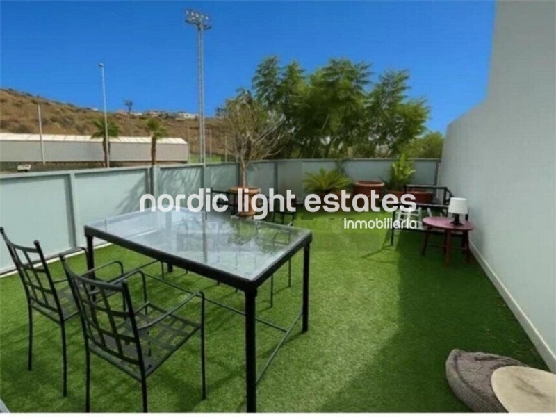 Estupendo apartamento con plaza de garaje en Rincón de la Victoria 