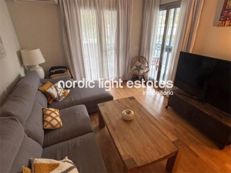 Estupendo apartamento con plaza de garaje en Rincón de la Victoria 