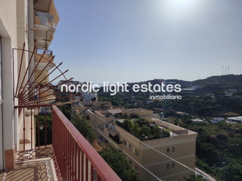 Apartamento como nuevo con parking en Torrox