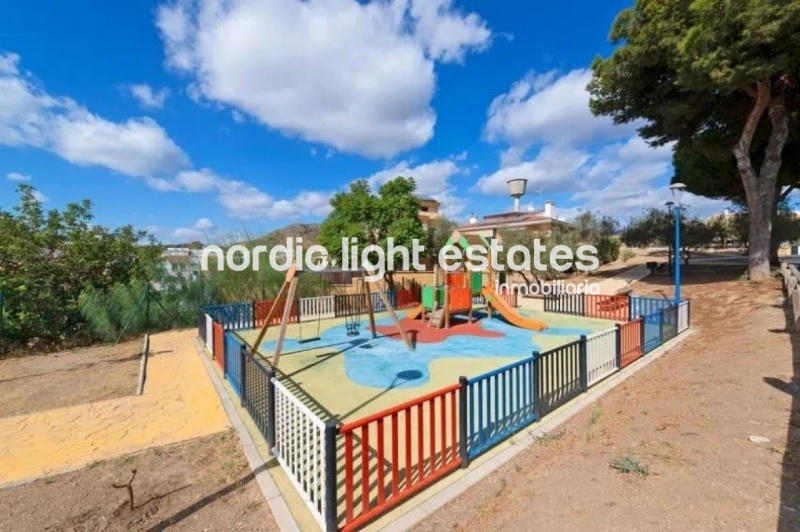 Precioso pareado con vistas impresionantes al mar