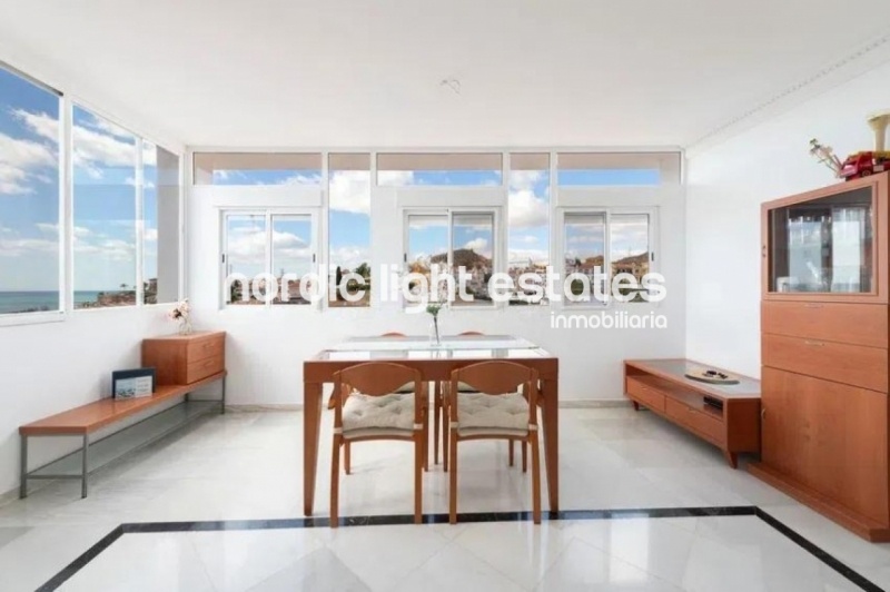 Precioso pareado con vistas impresionantes al mar