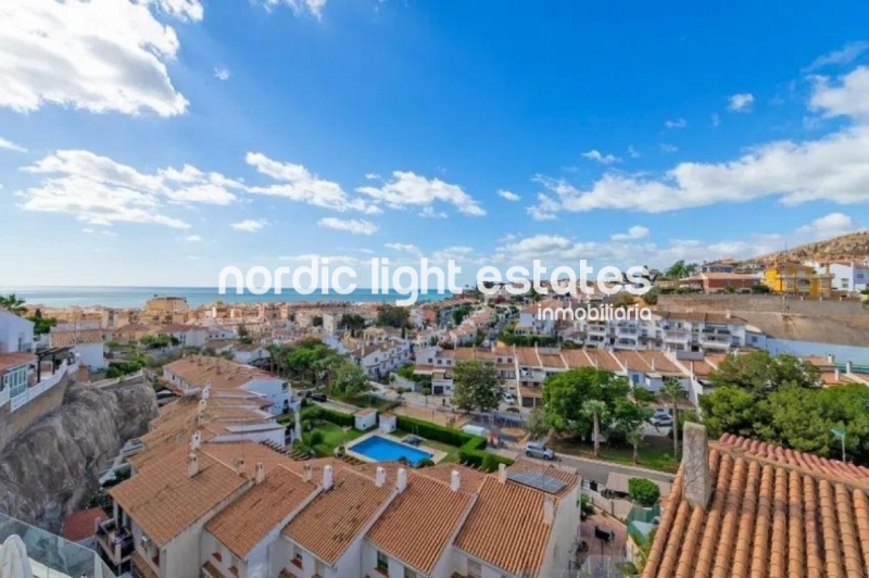 Precioso pareado con vistas impresionantes al mar