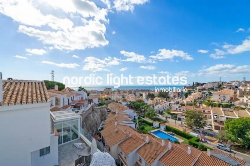 Precioso pareado con vistas impresionantes al mar