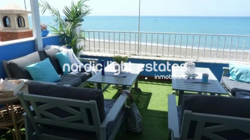 Espléndida casa adosada primera línea de la playa