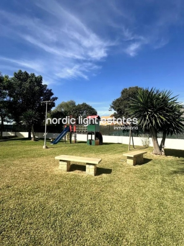 Amplio piso con plaza de parking y trastero