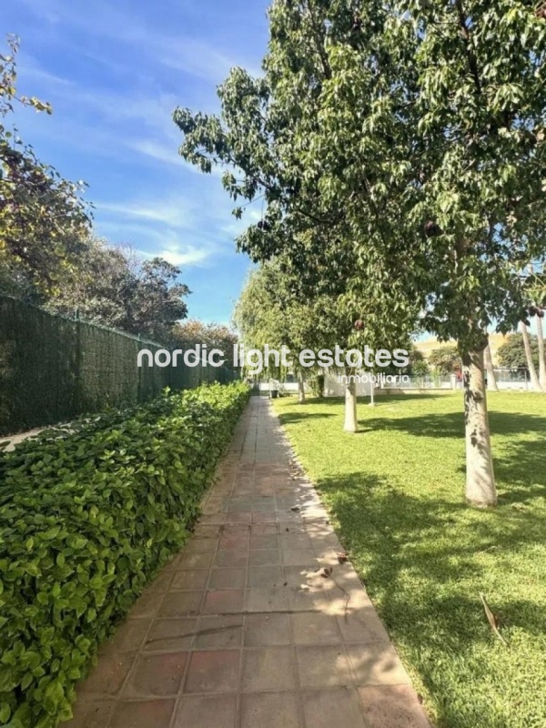 Amplio piso con plaza de parking y trastero