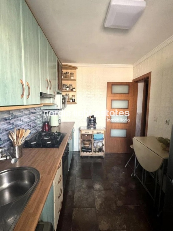 Amplio piso con plaza de parking y trastero