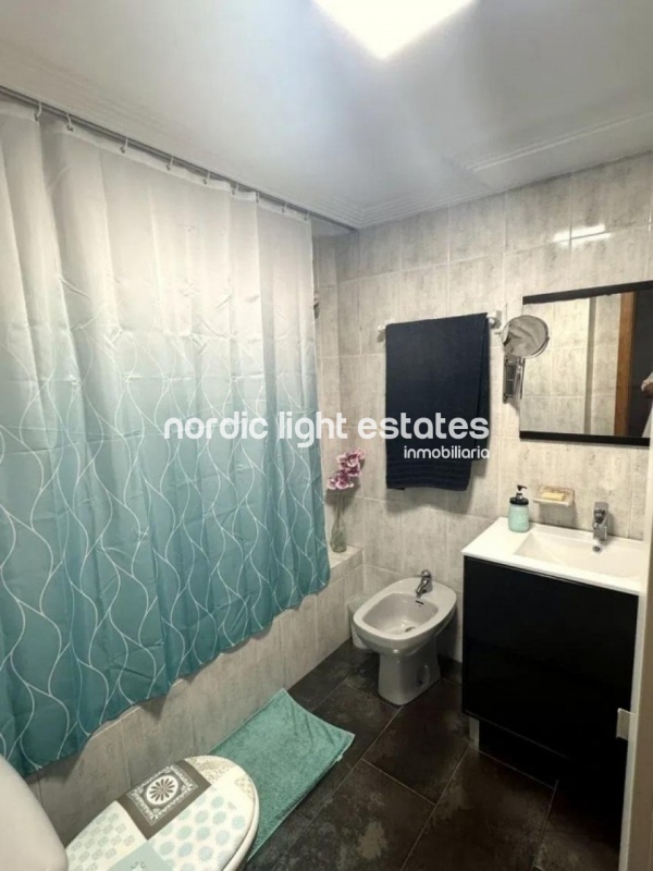 Amplio piso con plaza de parking y trastero