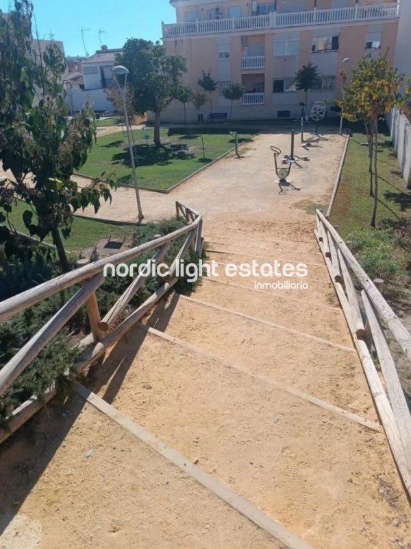 Cómodo piso con parking y piscina comunitaria