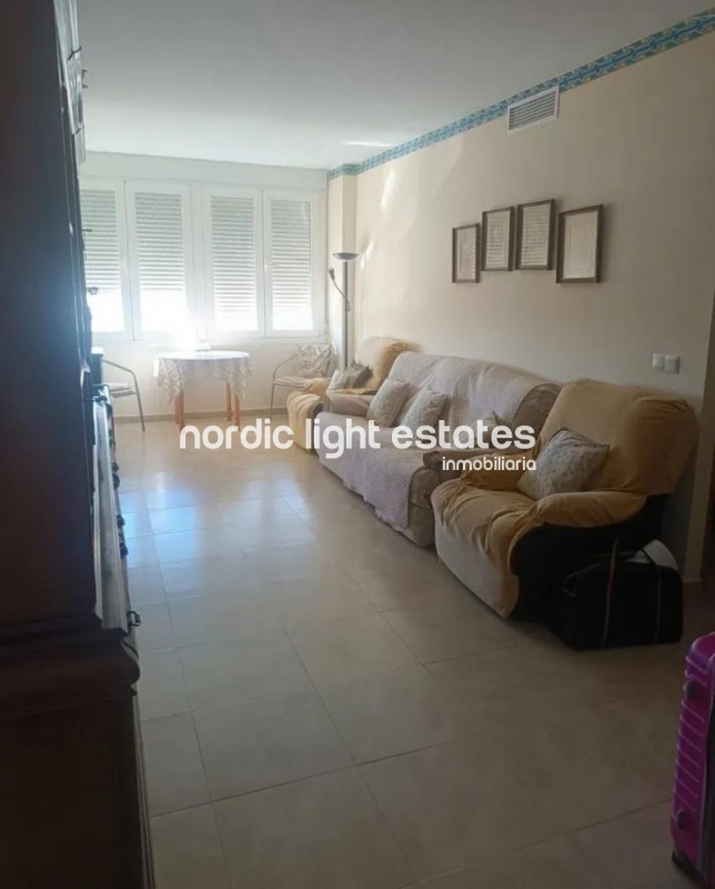 Cómodo piso con parking y piscina comunitaria