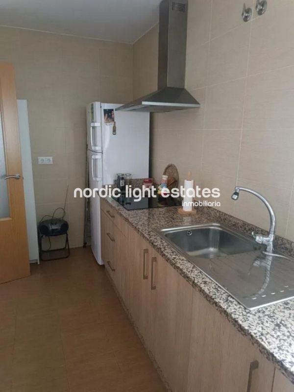 Cómodo piso con parking y piscina comunitaria