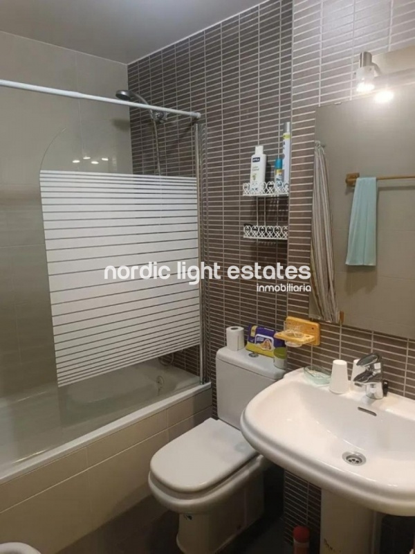 Cómodo piso con parking y piscina comunitaria